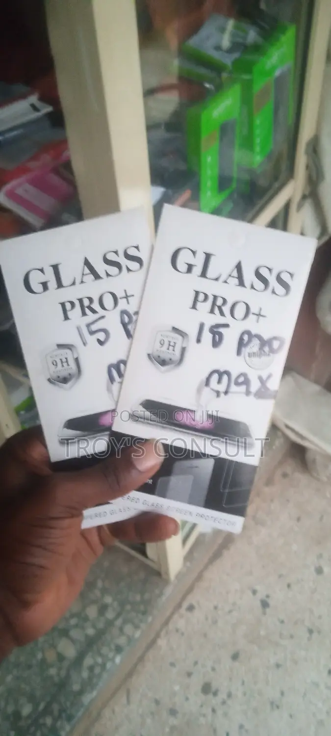 15 Pro Max Privacy Screen Protector