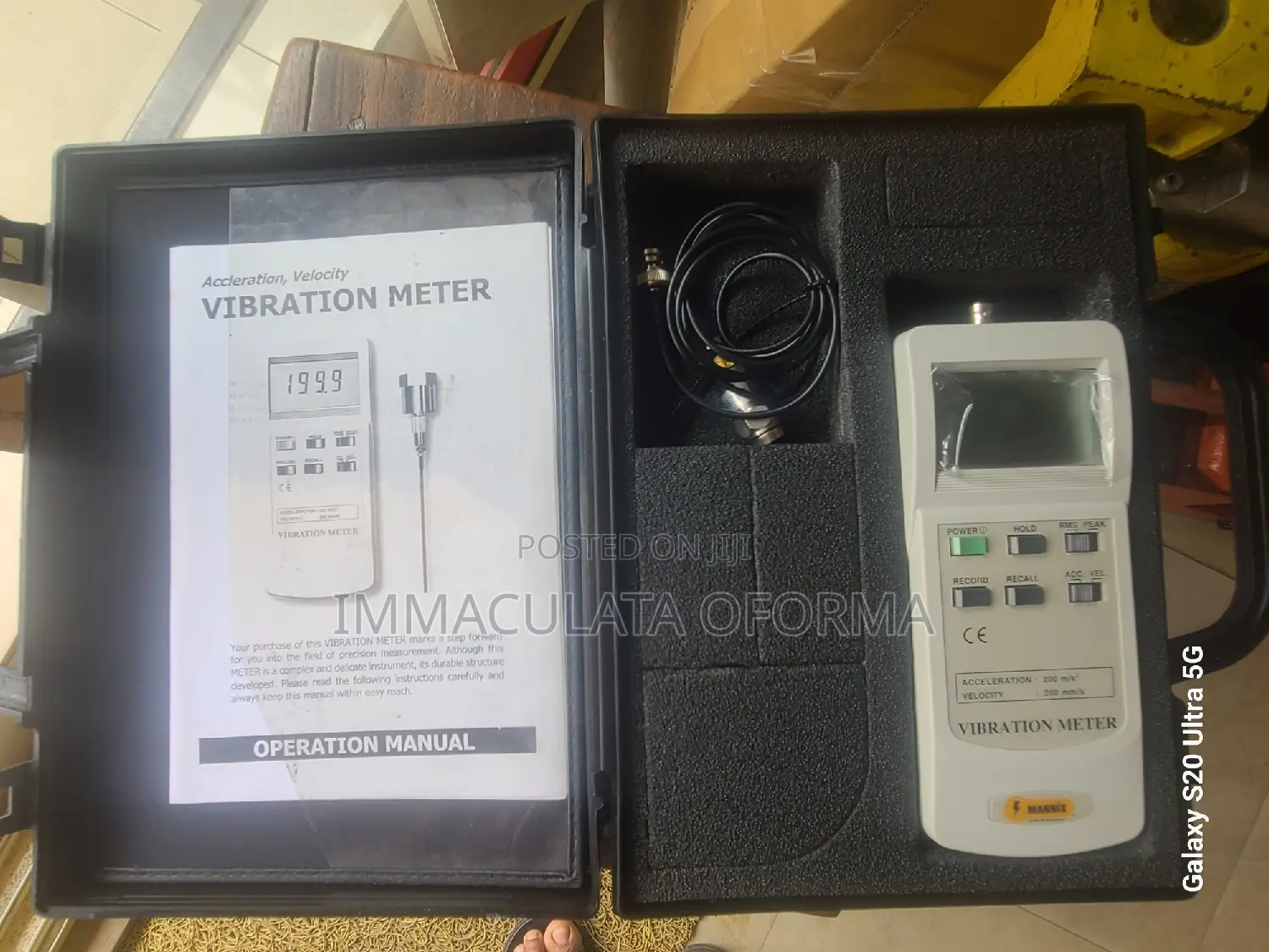Acceleration Velocity Vibration Meter