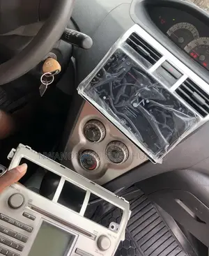 Toyota Yaris 2012 Android Screen With Reverse Camera