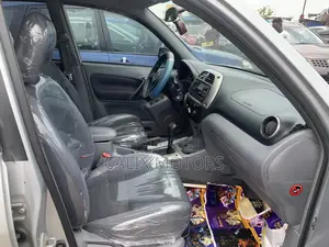 Toyota RAV4 Automatic 2003 Silver
