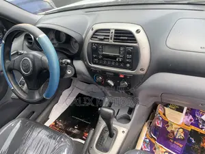 Toyota RAV4 Automatic 2003 Silver