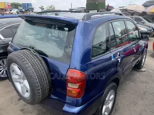 Toyota RAV4 2005 Blue