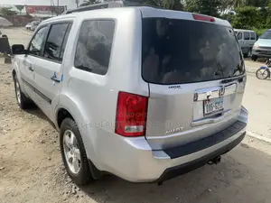 Honda Pilot 2011 Silver