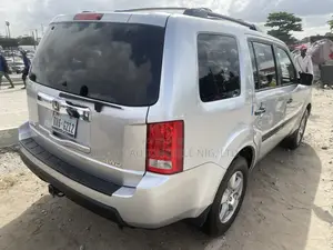 Honda Pilot 2011 Silver