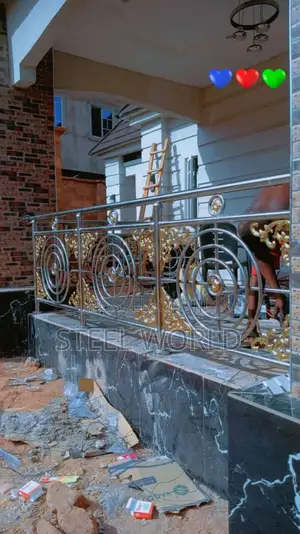 Gold Set Basket Design