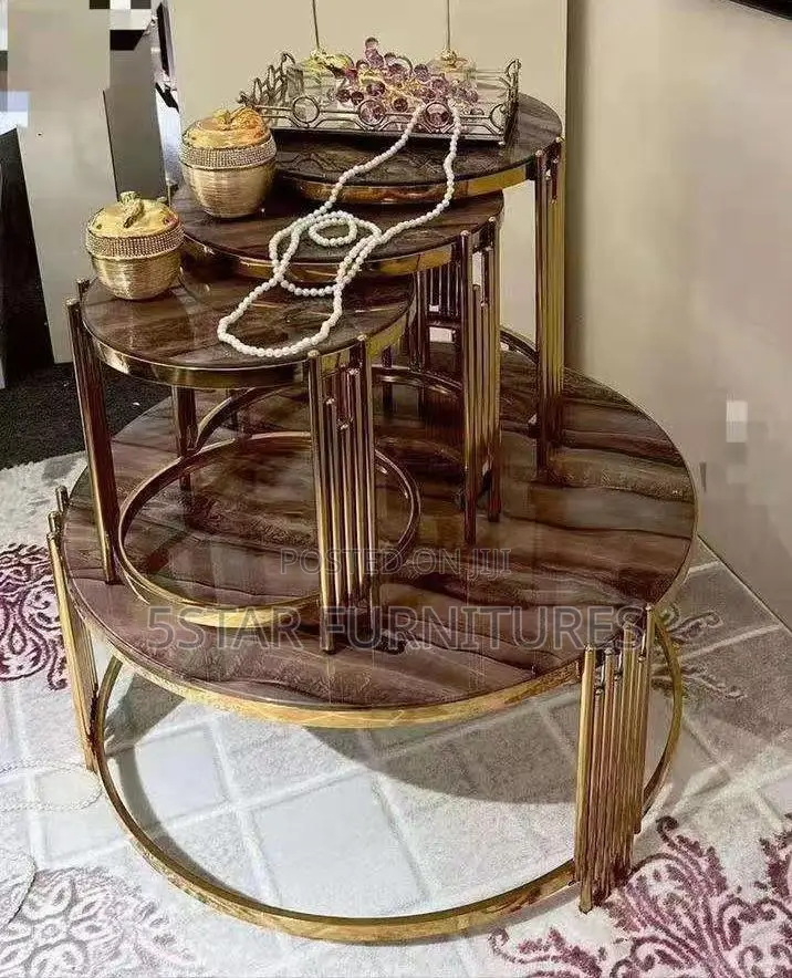 Round Center Table With 3 Side Stools