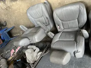 2 Middle Seat Toyota Slenna 2004-08