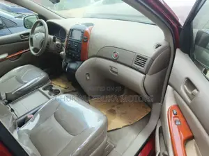Toyota Sienna XLE AWD 2009 Red