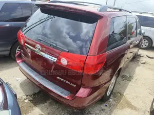 Toyota Sienna XLE AWD 2009 Red