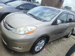 Toyota Sienna XLE Limited AWD 2006 Gold