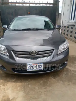 Toyota Corolla LE 4dr Sedan (1.8L 4cyl 4A) 2010 Gray