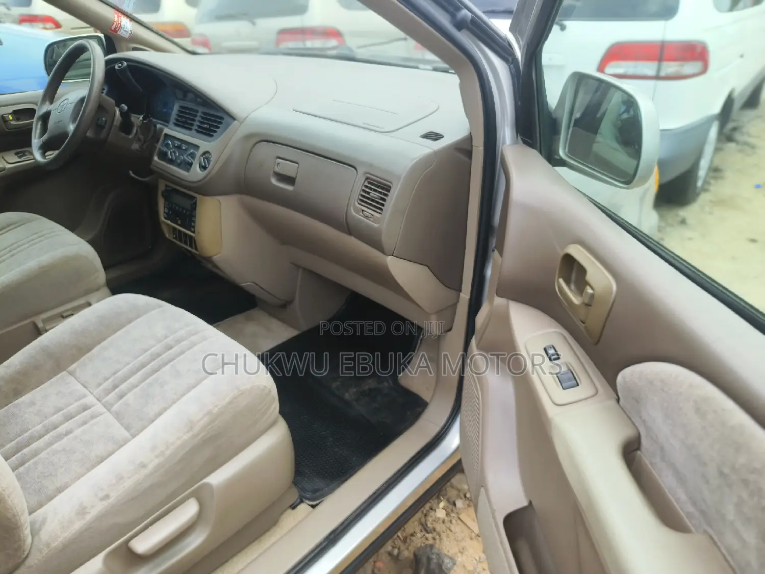 Toyota Sienna LE 2002 Silver