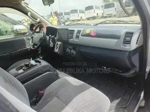 Toyota HiAce 2013 Silver