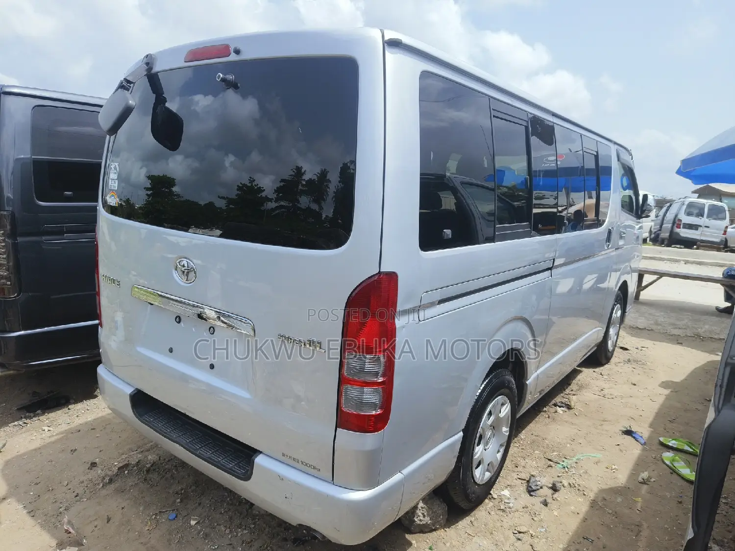 Toyota HiAce 2013 Silver