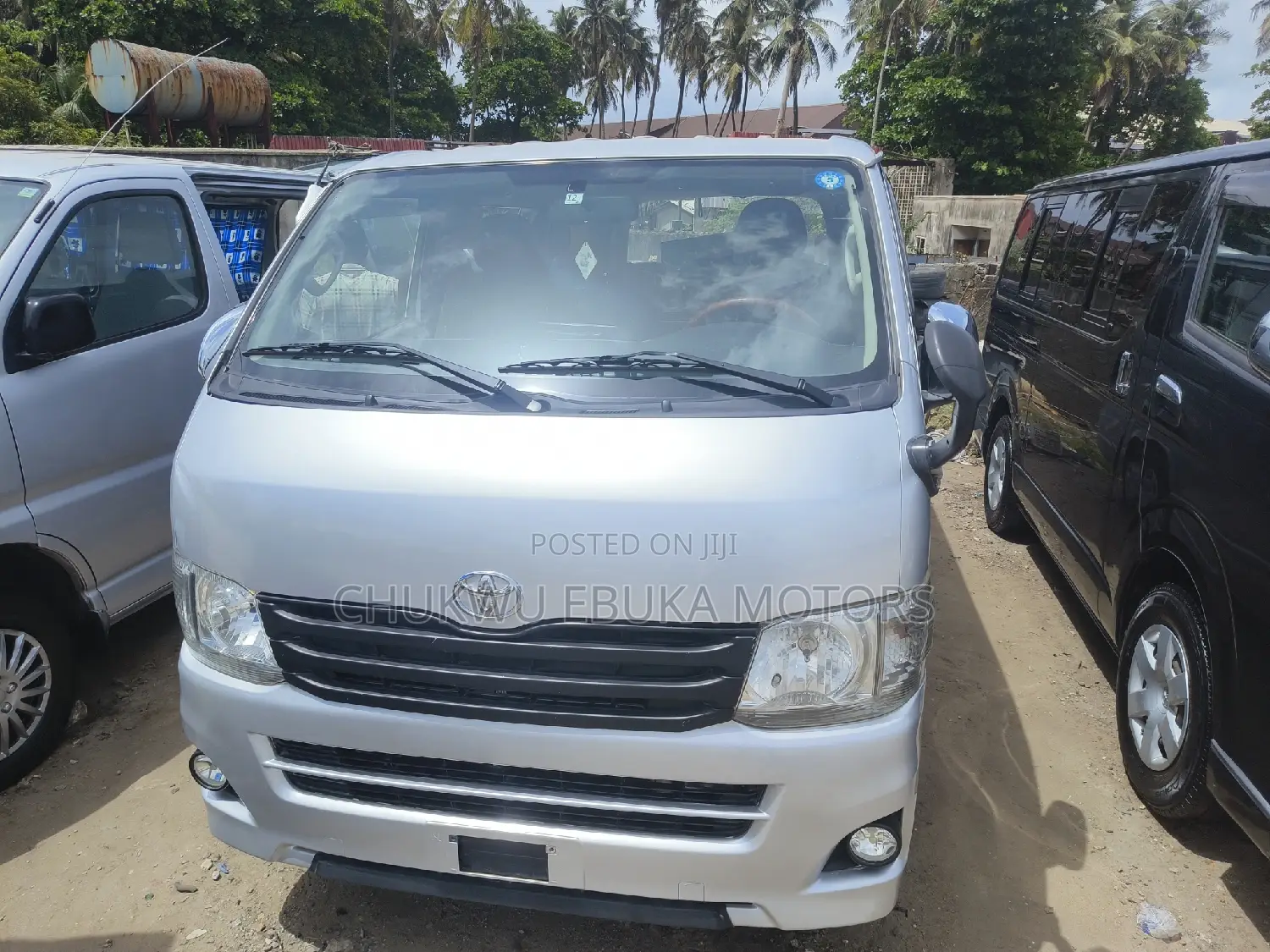 Toyota HiAce 2013 Silver