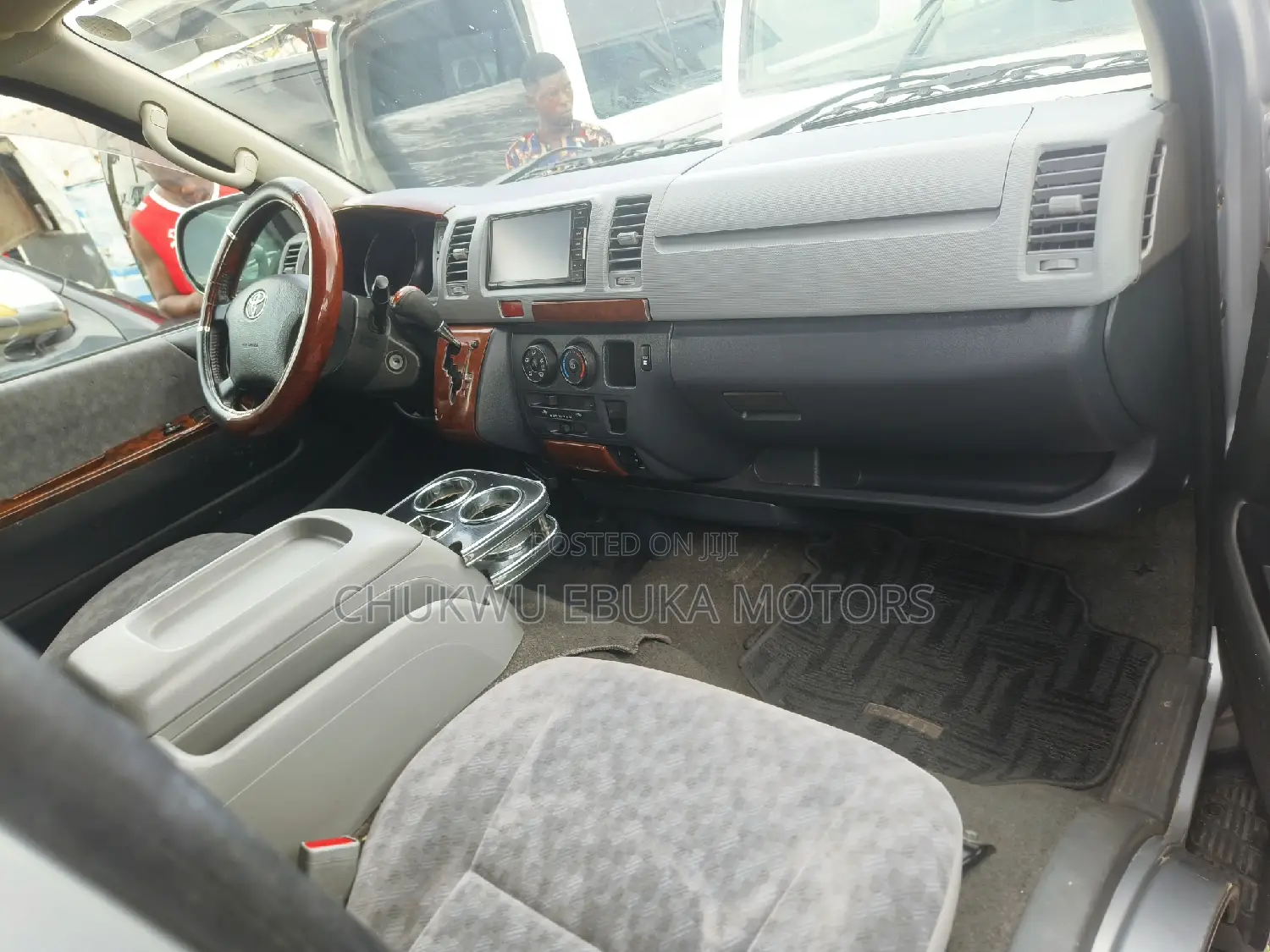 Toyota HiAce 2013 Silver