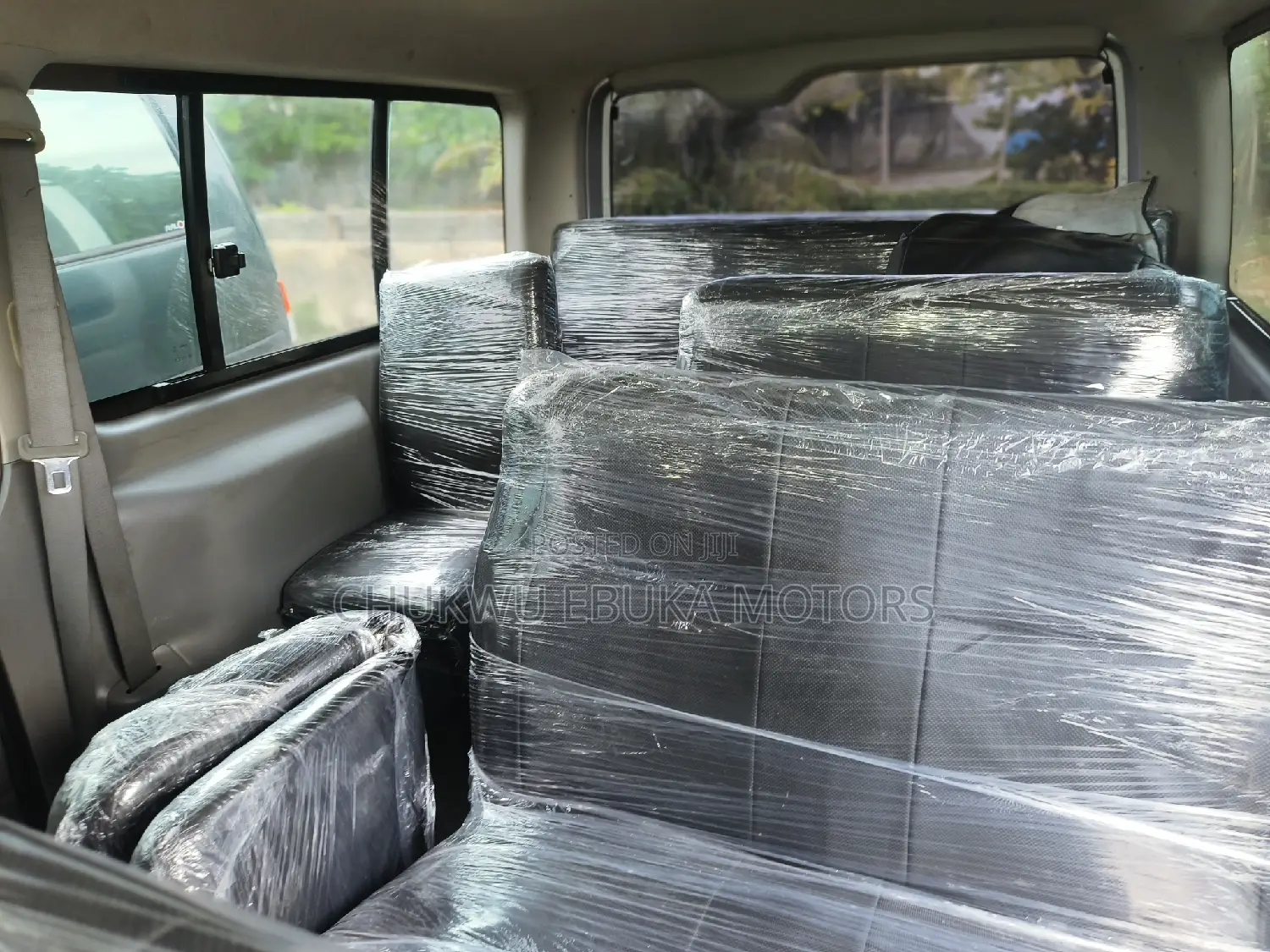 Toyota HiAce 2013 Silver