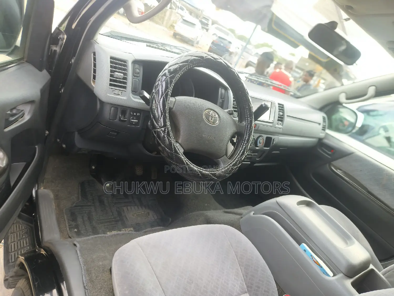 Toyota HiAce 2013 Black