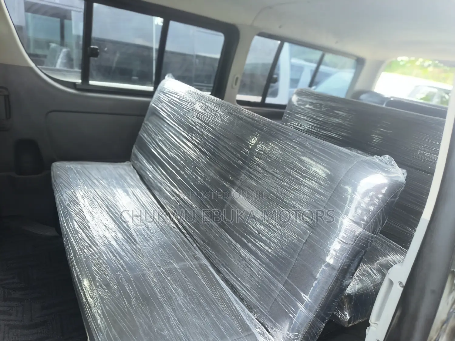 Toyota HiAce 2013 Black
