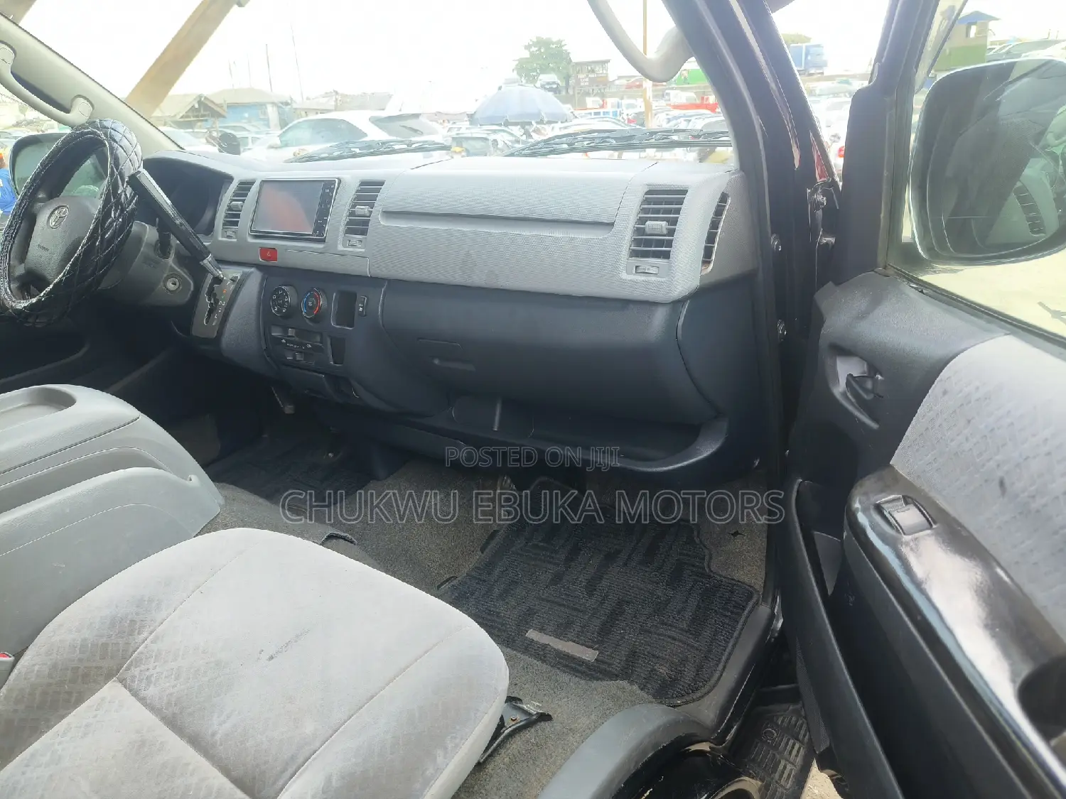 Toyota HiAce 2013 Black