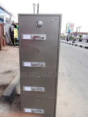 CRV Chrome Gubabi Manual Fireproof Safe (4d)