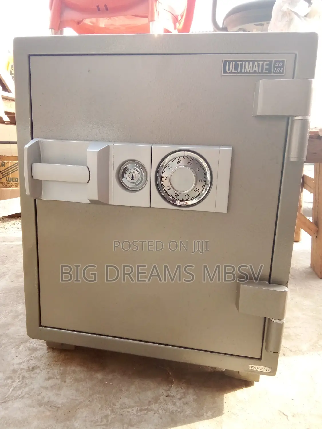 R Manual Ult Fireproof Safe (104b)