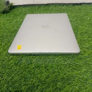 Laptop Apple MacBook Pro 2020 8GB Intel Core I5 SSD 256GB