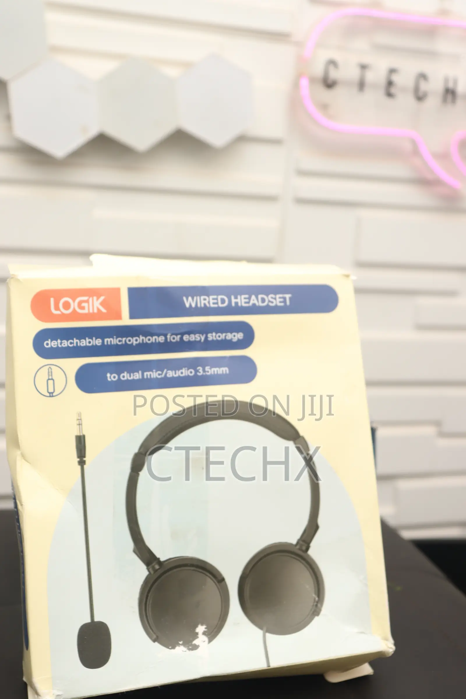 LOGIK Headset With Detachable Mic