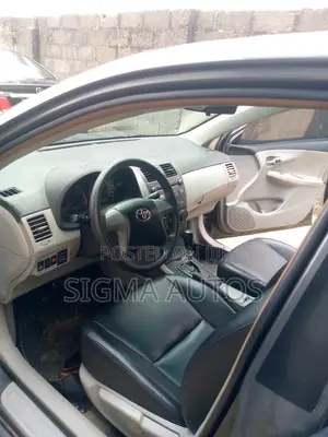Toyota Corolla LE 4dr Sedan (1.8L 4cyl 4A) 2010 Gray