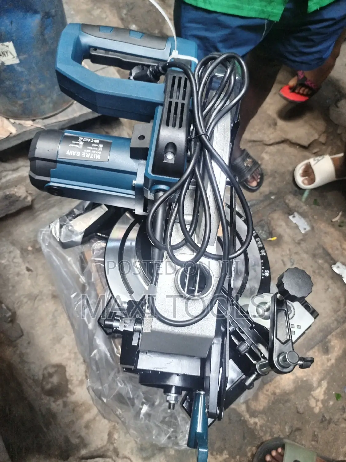 Power Plus Miter Saw Cutting Machine
