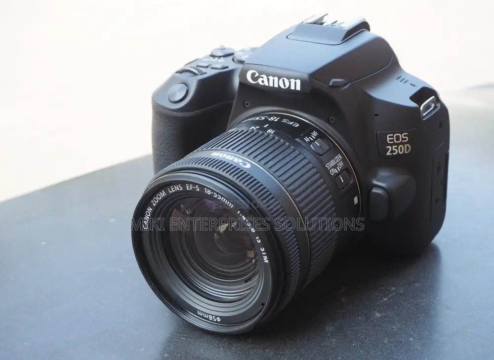 CANON Camera EOS 250D 18 - 55mm