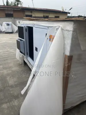 Photo - Perkins Diesel Soundproof Generator 100kva