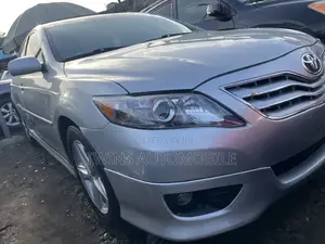 Toyota Camry 2010 Silver