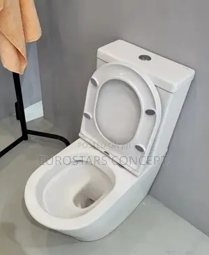 White England Closet