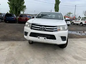 Toyota Hilux SR 4x4 2016 White