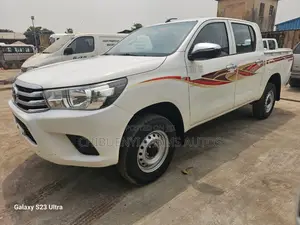 Toyota Hilux SR5 4x4 2016 White