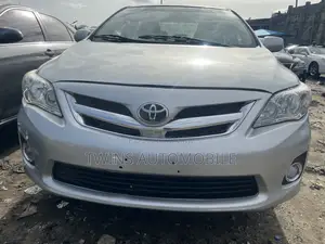 Toyota Corolla 2010 Silver