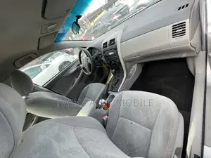Toyota Corolla 2010 Silver