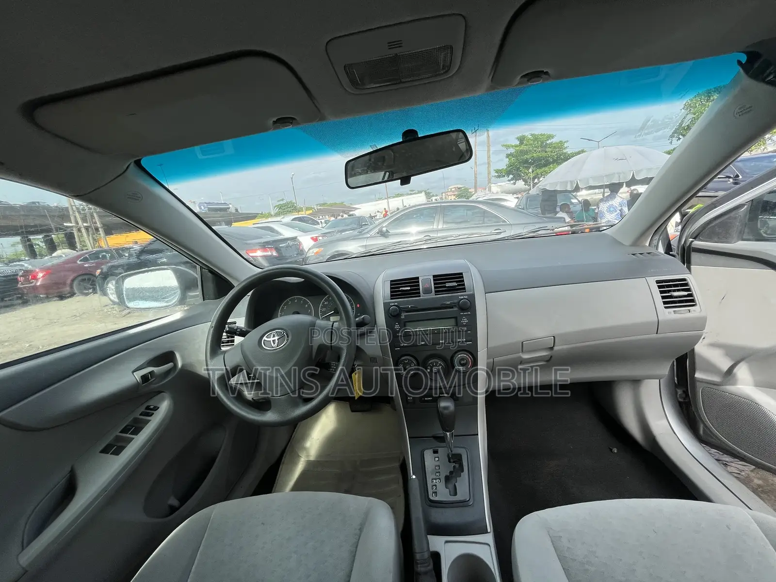 Toyota Corolla 2010 Silver