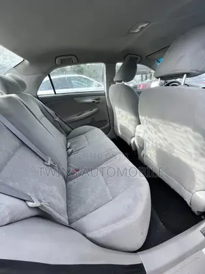 Toyota Corolla 2010 Silver