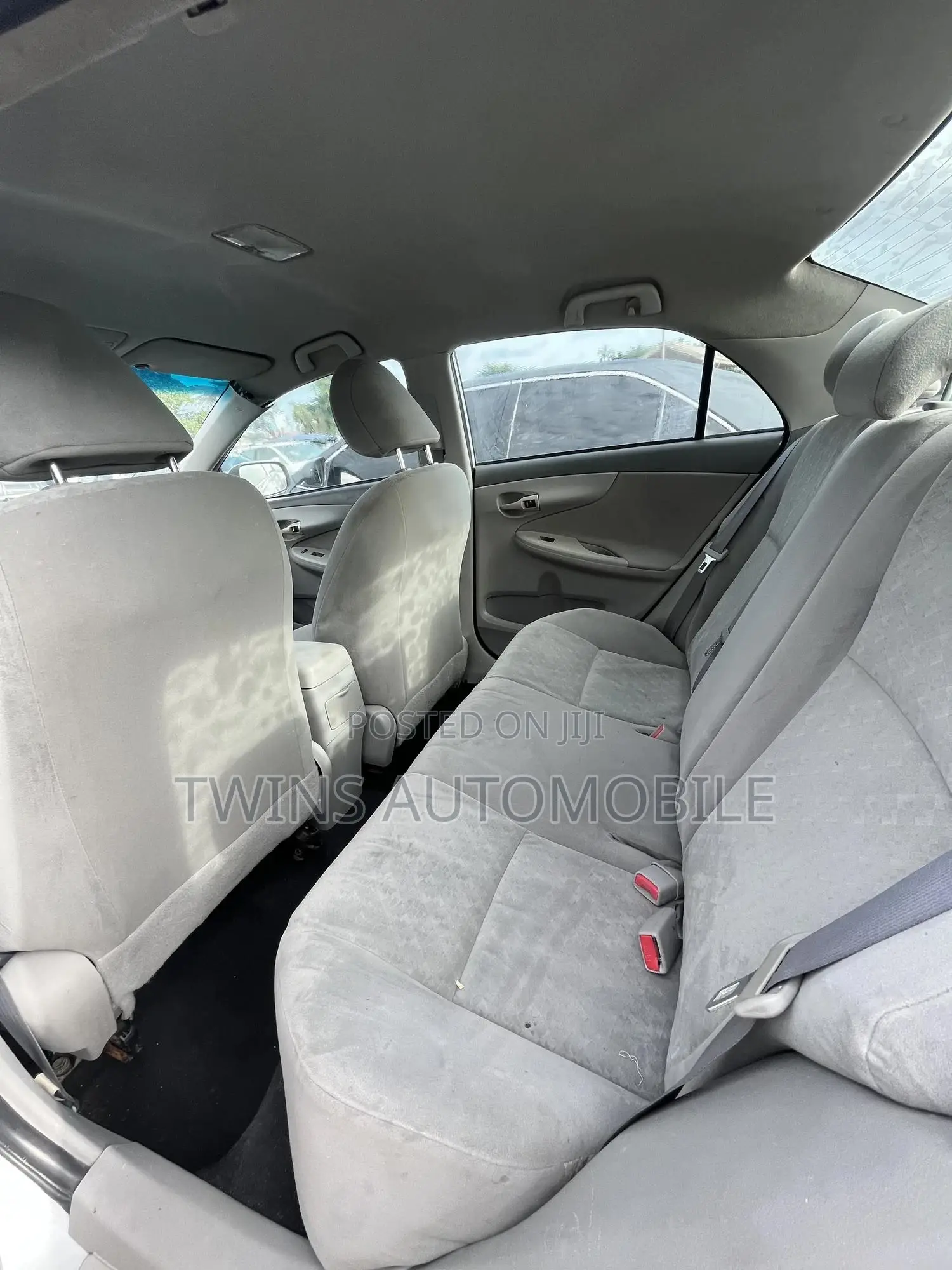 Toyota Corolla 2010 Silver