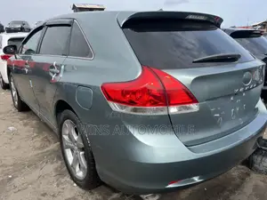 Toyota Venza V6 AWD 2011 Blue