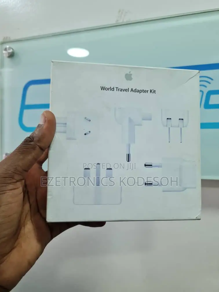 Apple World Traveller Adaptor Kit