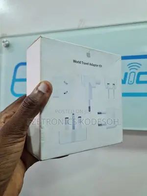 Apple World Traveller Adaptor Kit
