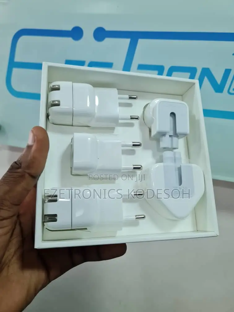 Apple World Traveller Adaptor Kit