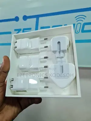 Apple World Traveller Adaptor Kit