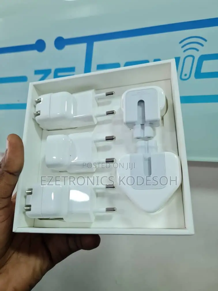 Apple World Traveller Adaptor Kit