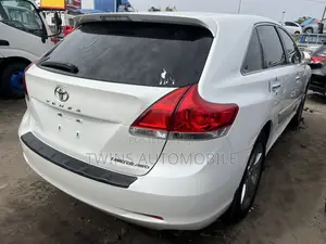 Photo - Toyota Venza 2014 White
