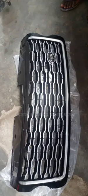 Brand New Front Grille Range Rover Vogue