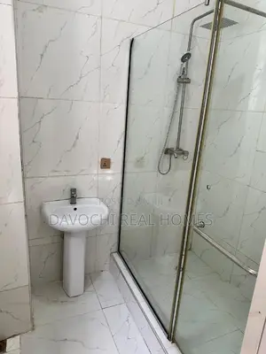 5bdrm Duplex in Chevron Drive, Lekki for rent